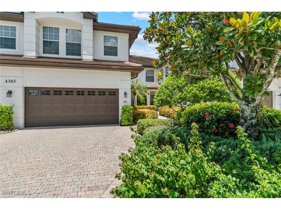 4385 Dover Court #201 Naples FL 34105 225065544 image1