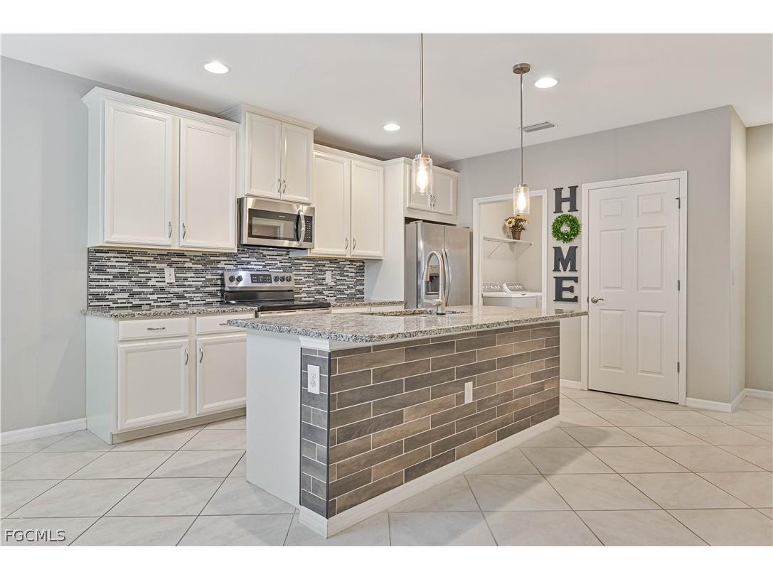 4390 Dutchess Park Road Fort Myers FL 33916 2026007755 image3