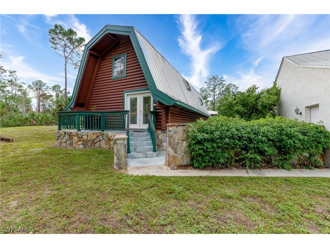 4395 18th Street NE Naples FL 34120 223090239 image1