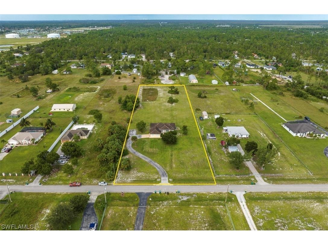 4395 20th Street NE Naples FL 34120 223073916 image1