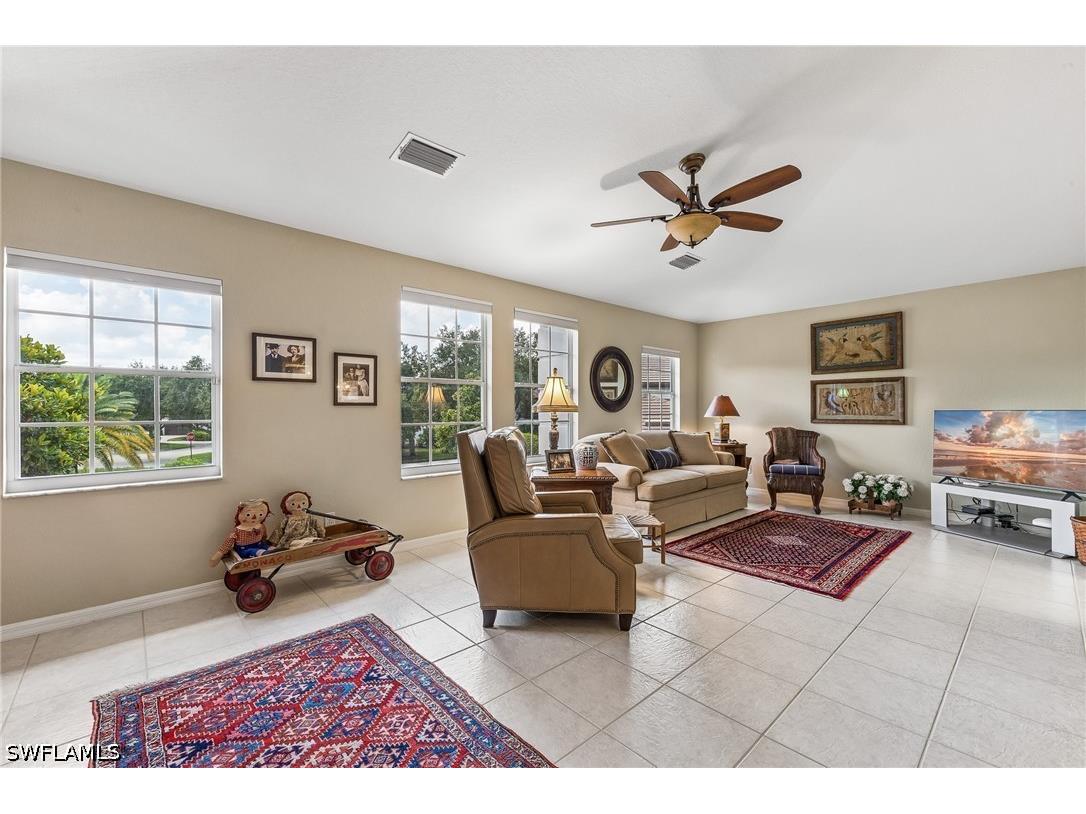 4395 Dover Court #303 Naples FL 34105 226024913 image20