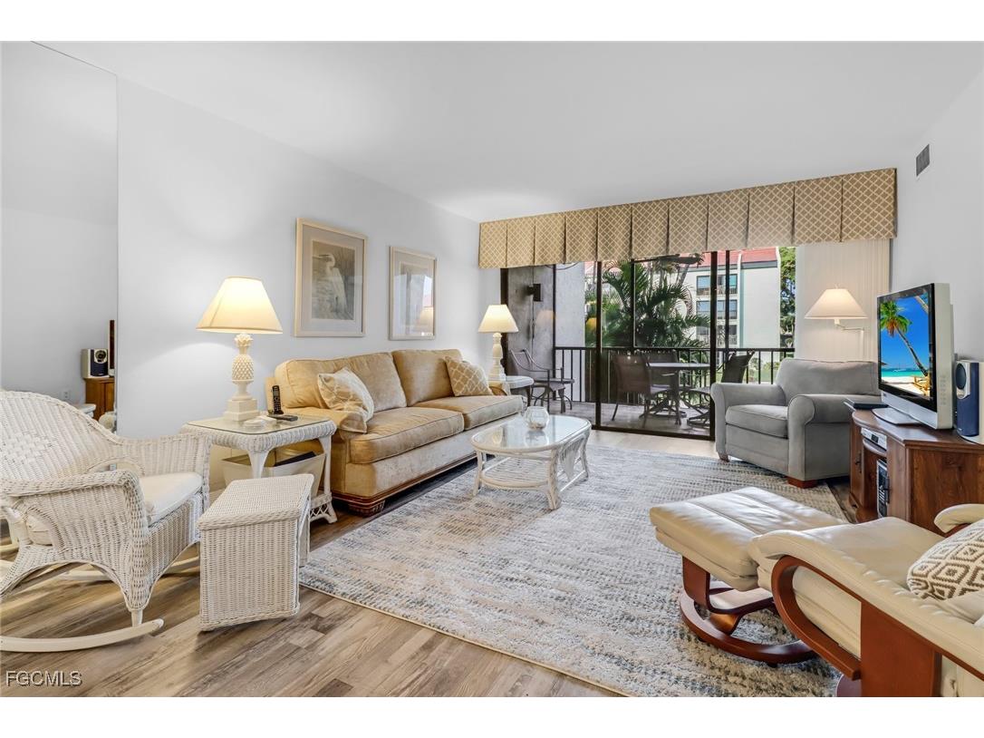 4396 Bowsprit Court #2E Fort Myers FL 33919 2025008463 image3