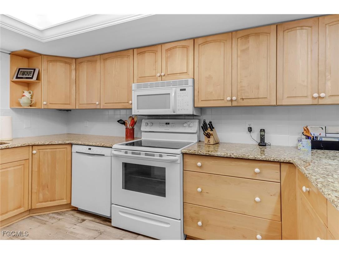 4396 Bowsprit Court #2E Fort Myers FL 33919 2025008463 image5