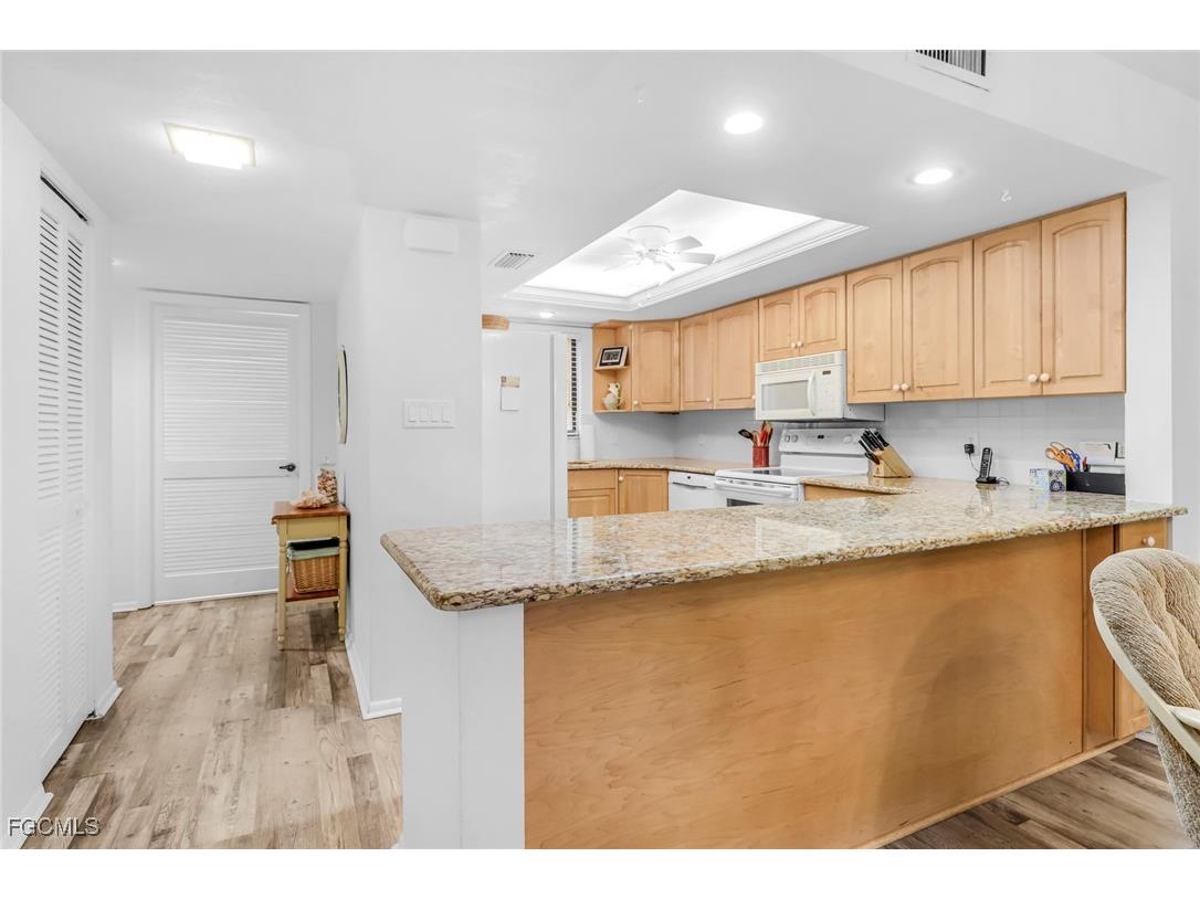 4396 Bowsprit Court #2E Fort Myers FL 33919 2025008463 image6