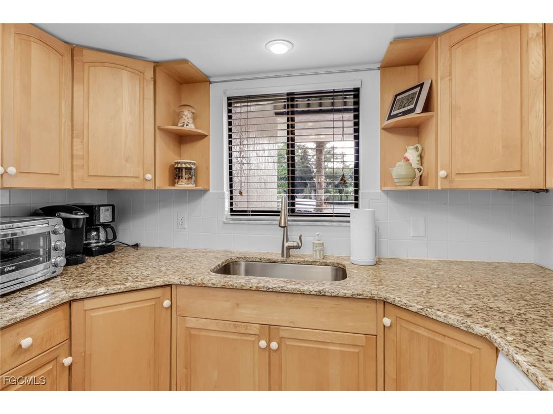 4396 Bowsprit Court #2E Fort Myers FL 33919 2025008463 image9