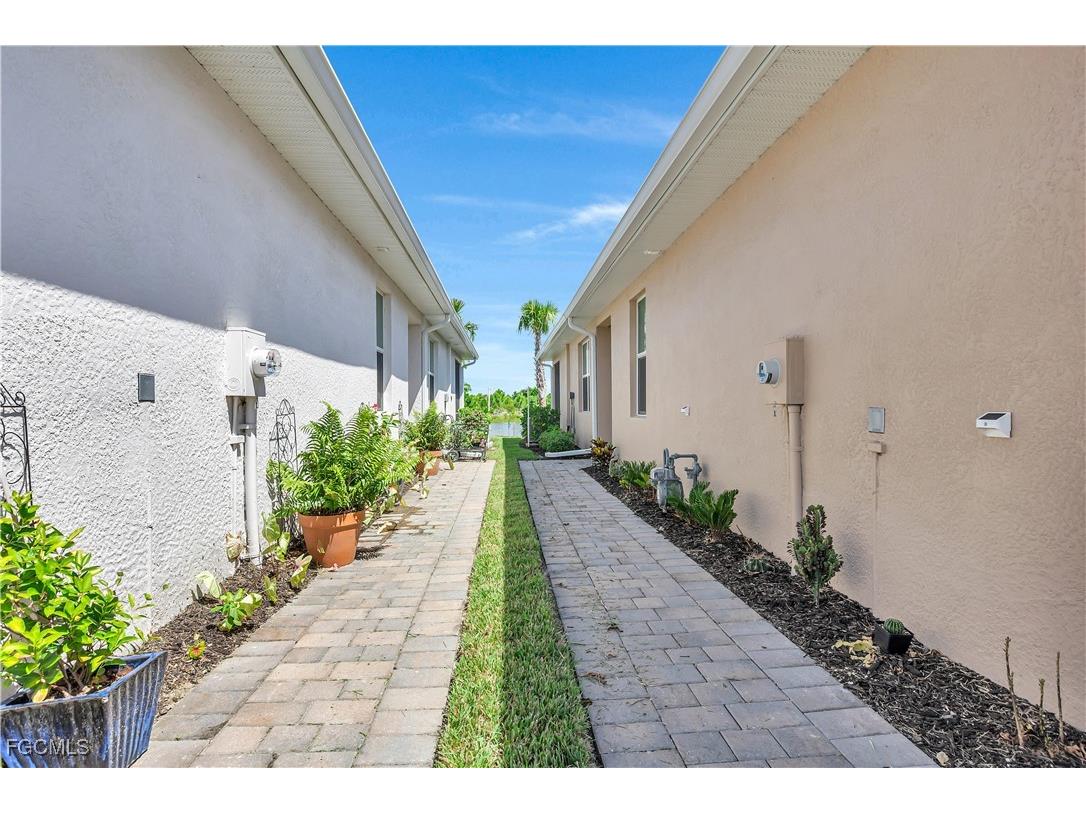 43967 Blue Heron Lane Punta Gorda FL 33982 2025006804 image4