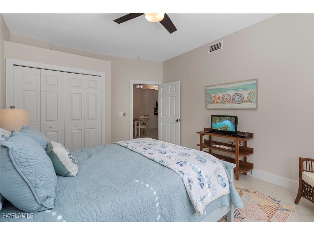 440 Robin Hood Circle #102 Naples FL 34104 225080180 image16