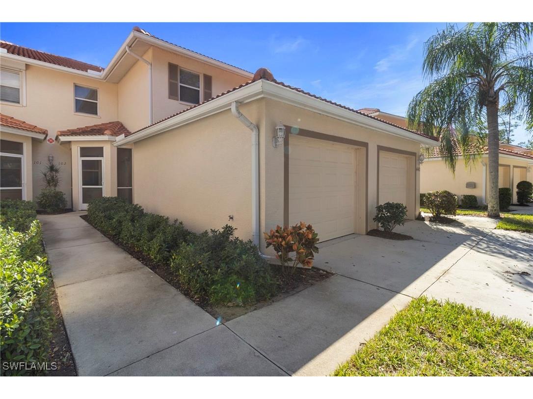 440 Robin Hood Circle #102 Naples FL 34104 225080180 image2
