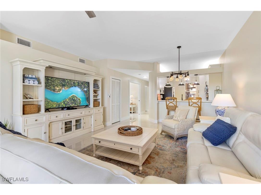 440 Robin Hood Circle #102 Naples FL 34104 225080180 image8