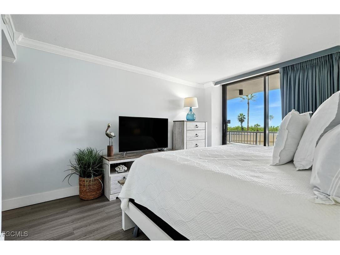 440 Seaview Court #201 Marco Island FL 34145 2025007481 image17