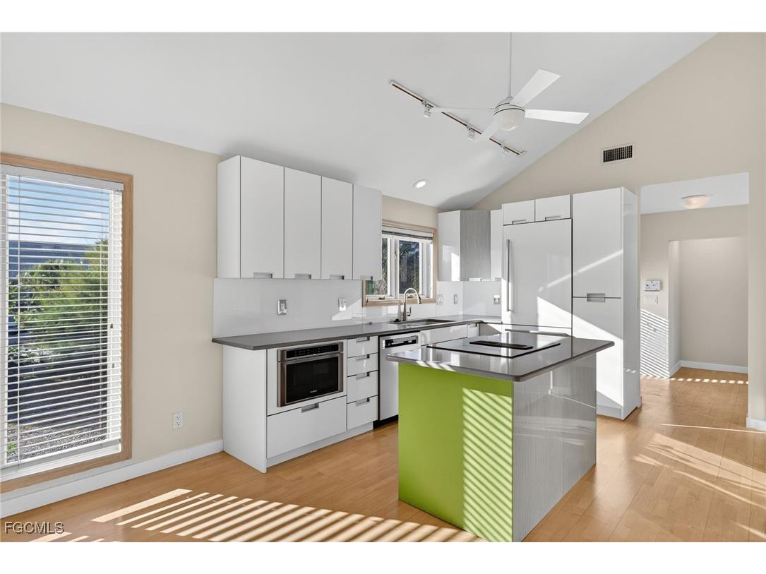 4400 Gulf Pines Drive Sanibel FL 33957 2025019882 image14