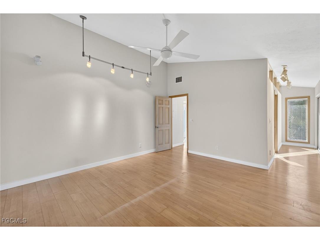 4400 Gulf Pines Drive Sanibel FL 33957 2025019882 image18