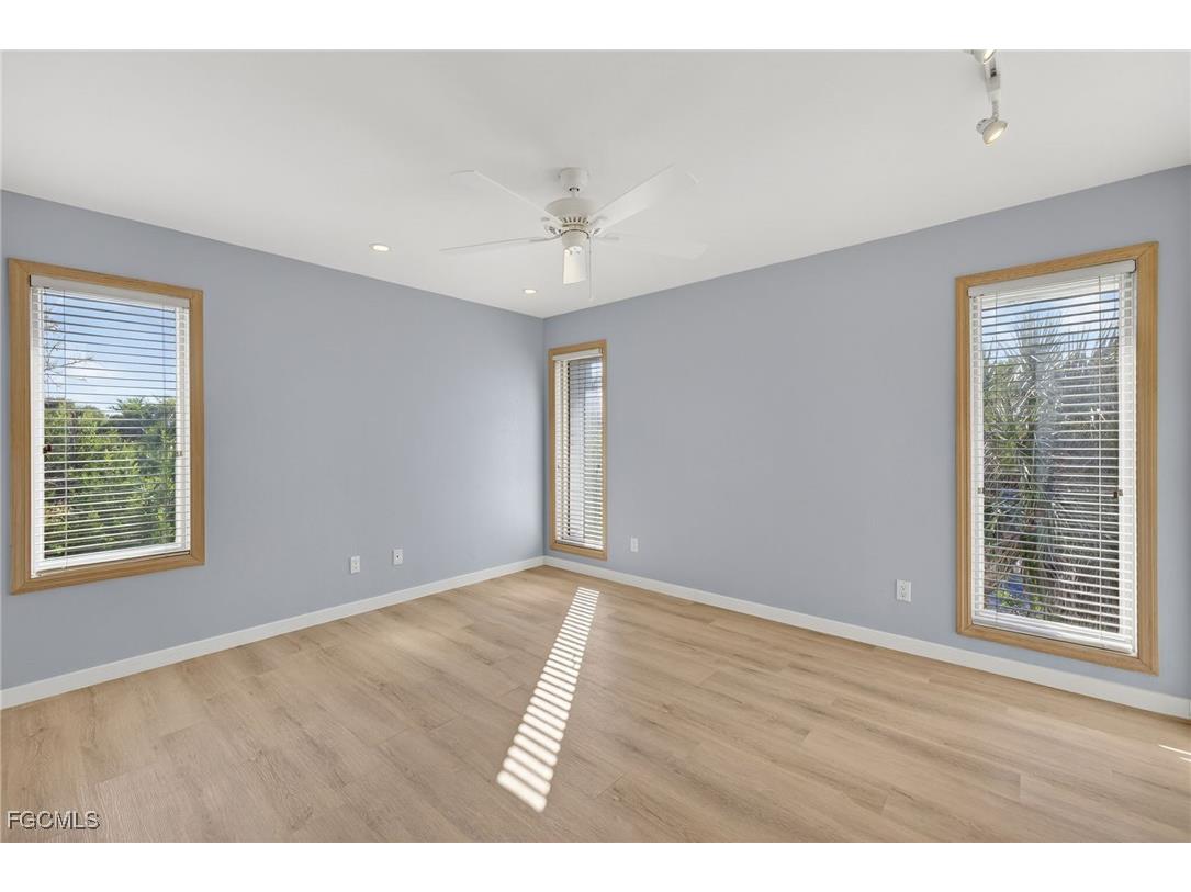 4400 Gulf Pines Drive Sanibel FL 33957 2025019882 image24