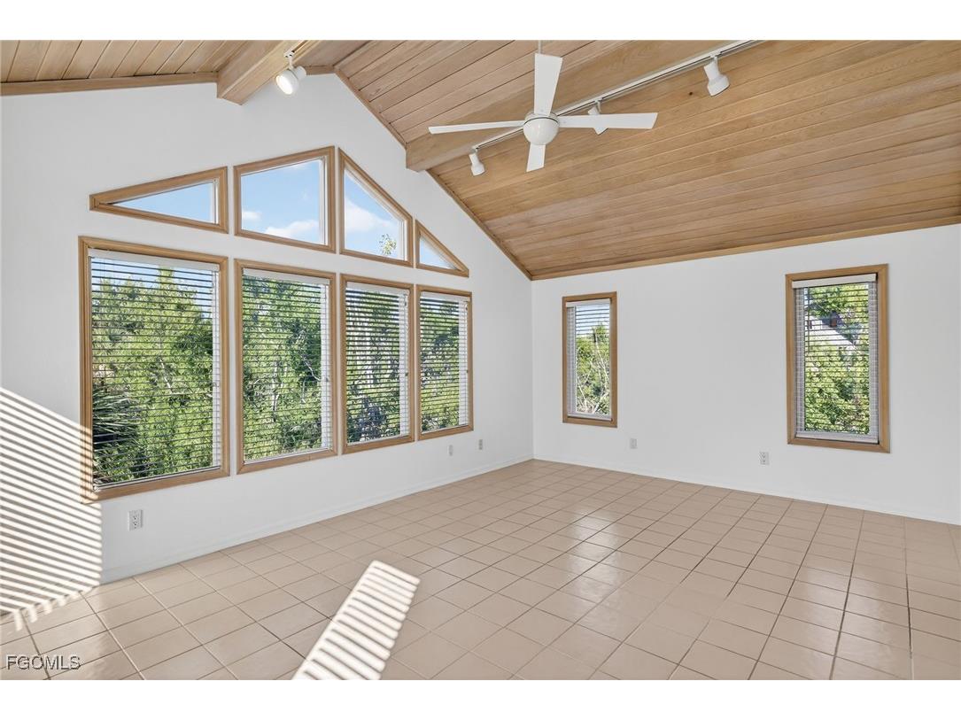 4400 Gulf Pines Drive Sanibel FL 33957 2025019882 image28