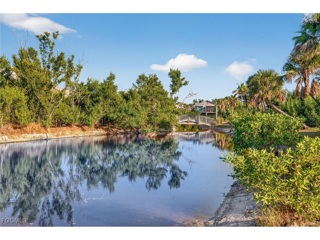 4400 Gulf Pines Drive Sanibel FL 33957 2025019882 image35