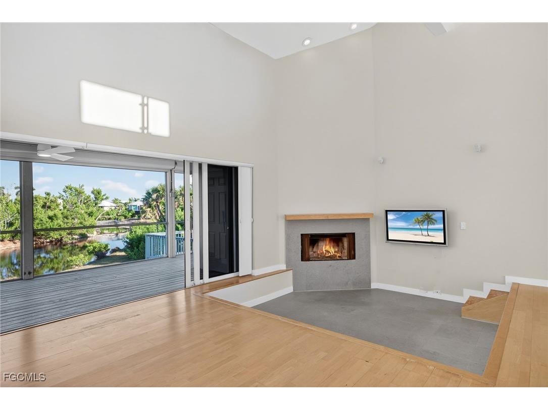 4400 Gulf Pines Drive Sanibel FL 33957 2025019882 image6