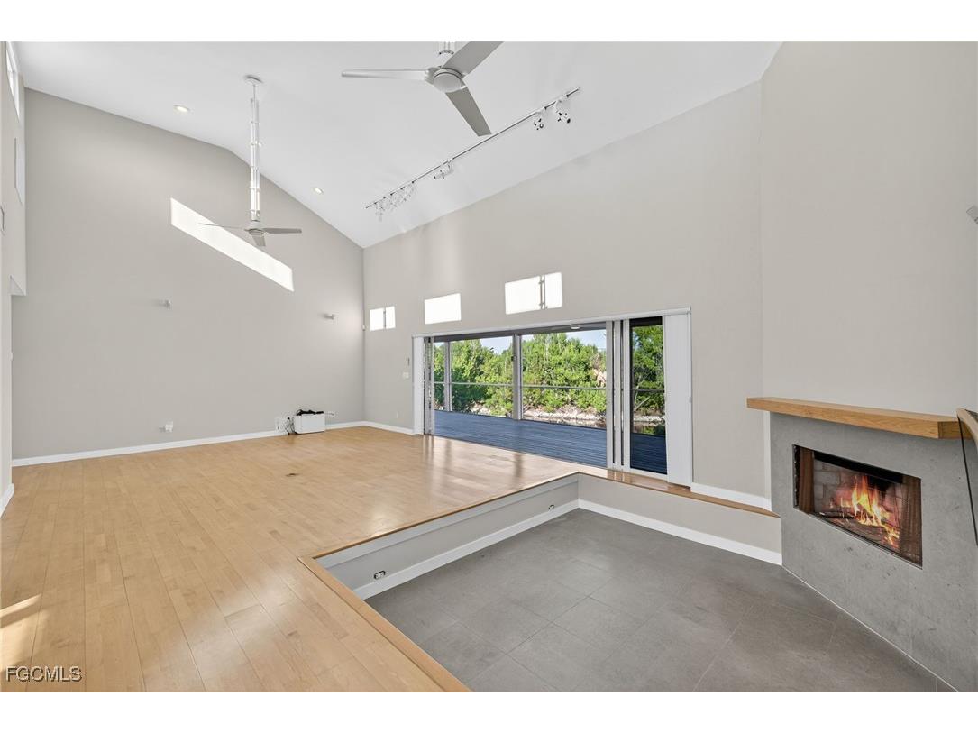 4400 Gulf Pines Drive Sanibel FL 33957 2025019882 image7