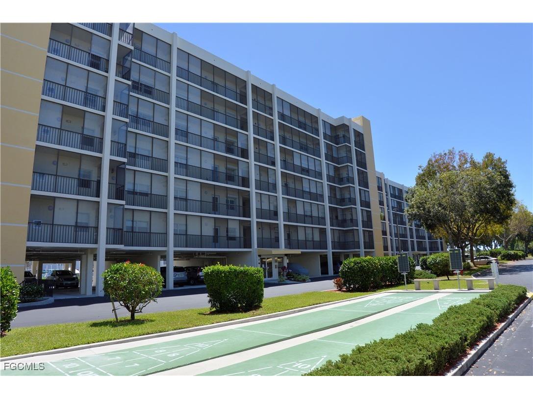 4401 Bay Beach Lane #833 Fort Myers Beach FL 33931 2025000034 image1