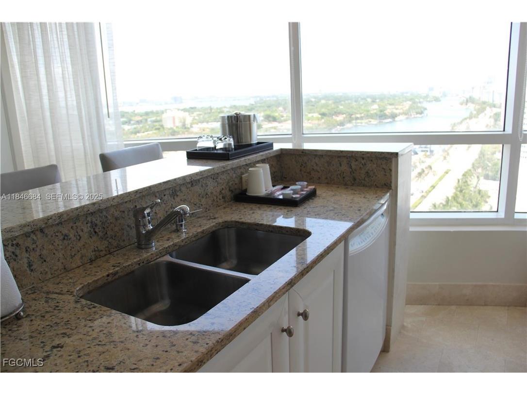 4401 Collins Ave #1915/1917 Miami Beach FL 33140 2026003593 image12