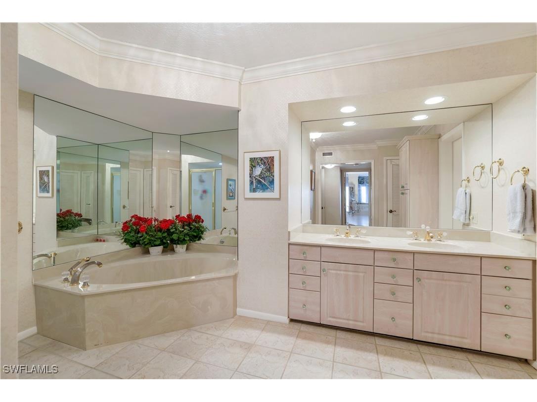 4401 Gulf Shore Boulevard N #1206 Naples FL 34103 225081974 image15