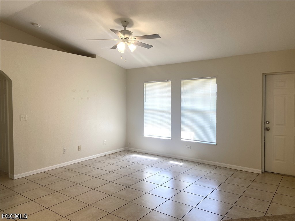4401 NE 22nd Place Cape Coral FL 33909 2026019828 image2