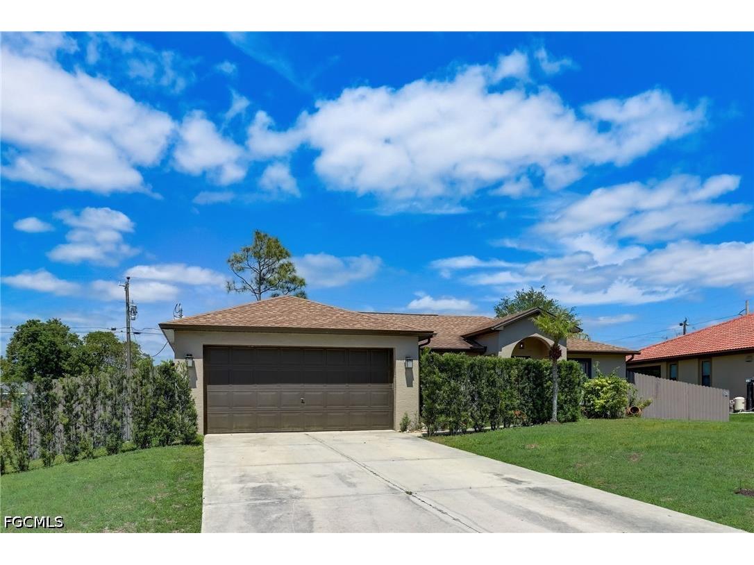 4402 3rd Street W Lehigh Acres FL 33971 2026020056 image1