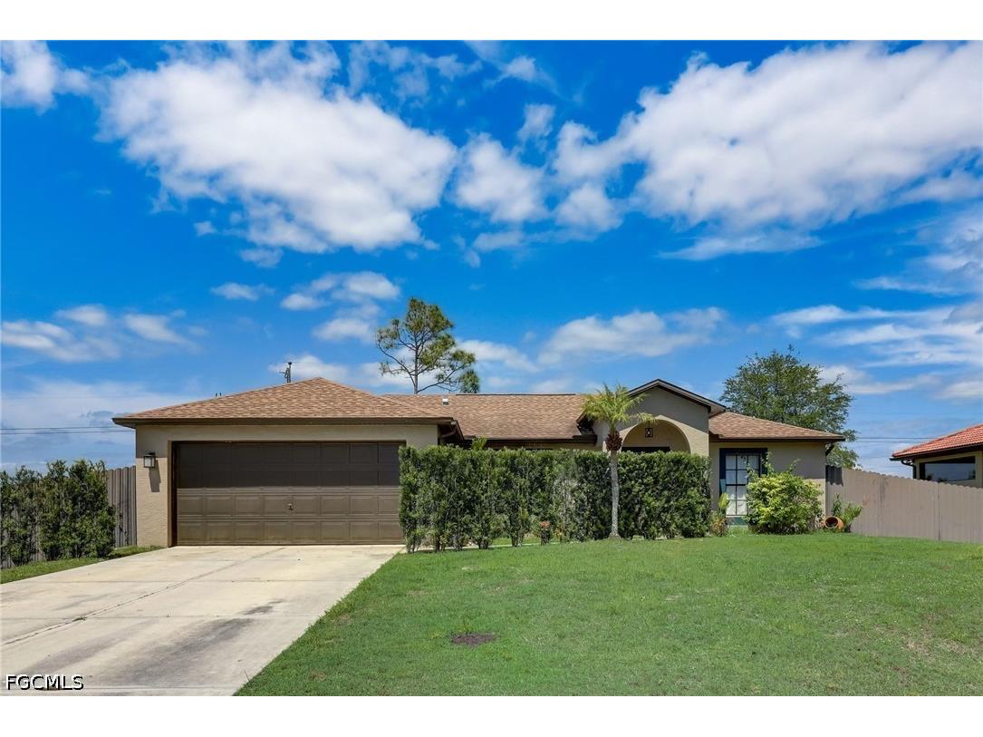 4402 3rd Street W Lehigh Acres FL 33971 2026020056 image2