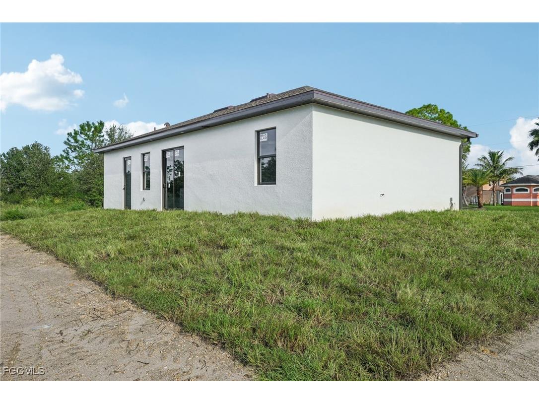 4402 E 19th Street Lehigh Acres FL 33972 2025020701 image5