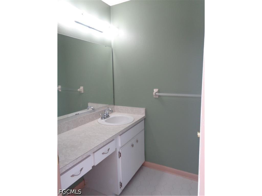 4402 SE 20th Place Cape Coral FL 33904 2026022135 image17