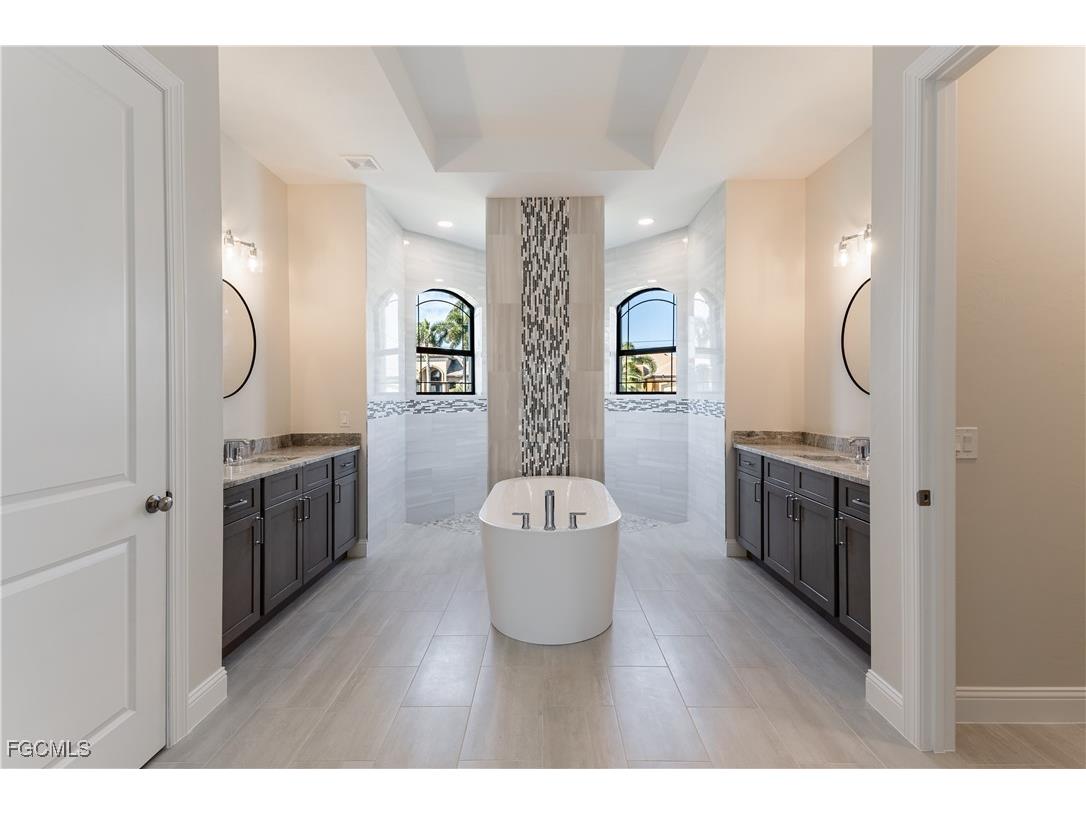 4403 SW 10th Avenue Cape Coral FL 33914 2025019613 image17