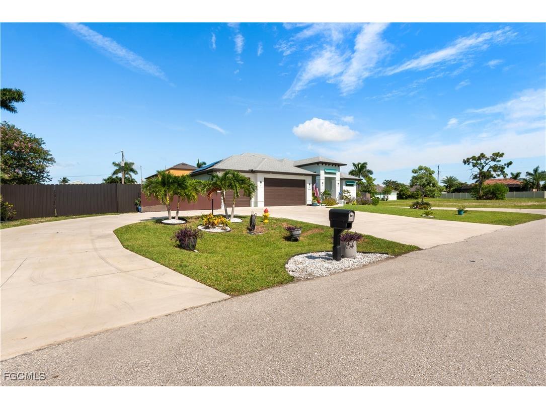 4404 SW 15th Place Cape Coral FL 33914 2025001188 image2