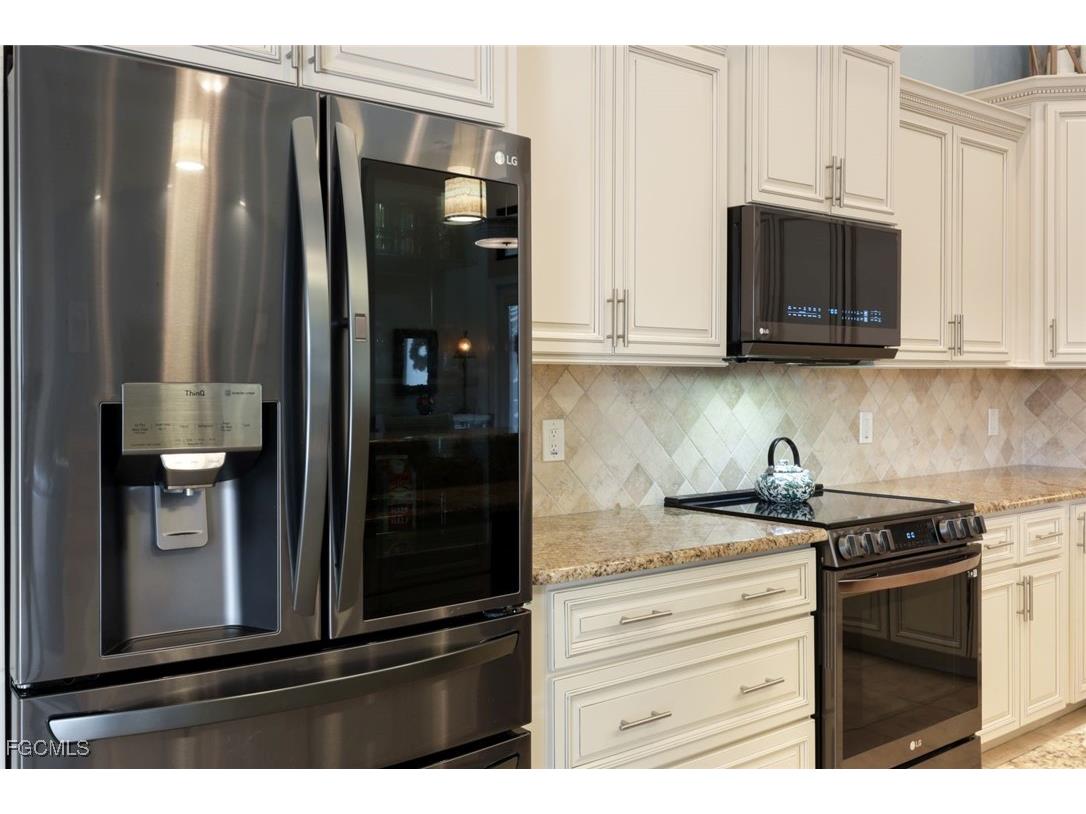 4407 SW 19th Avenue Cape Coral FL 33914 2025005399 image17