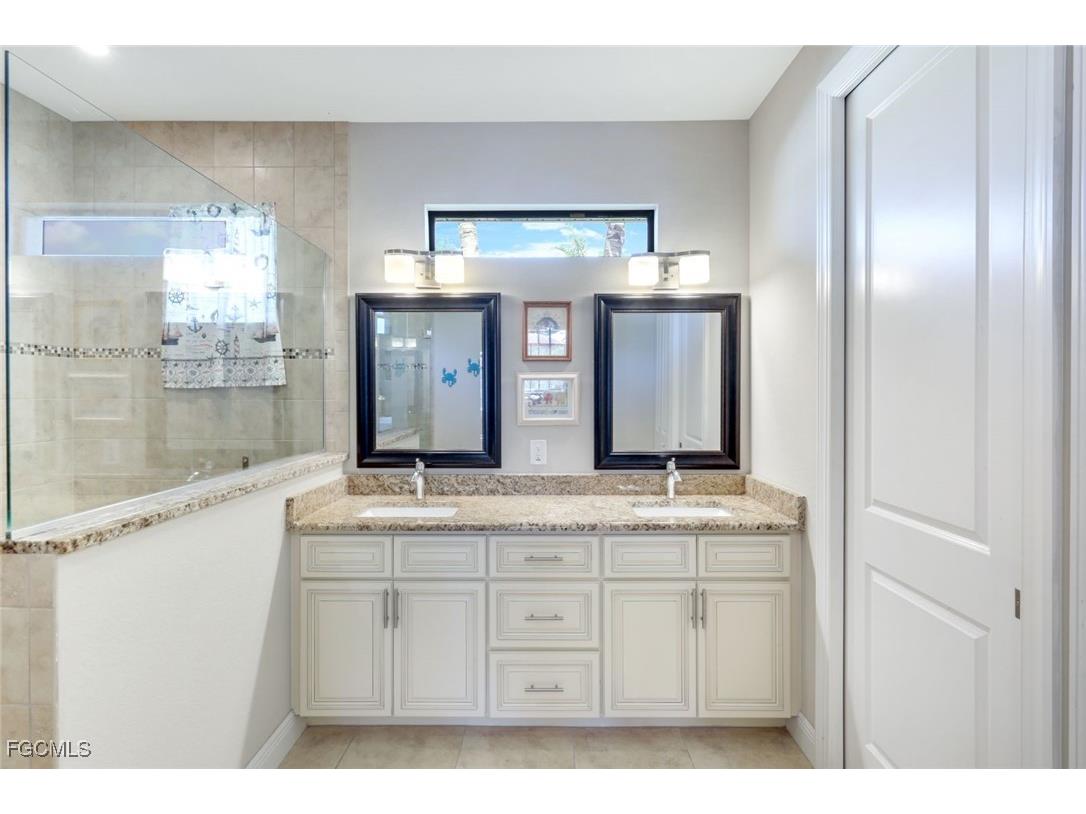 4407 SW 19th Avenue Cape Coral FL 33914 2025005399 image24