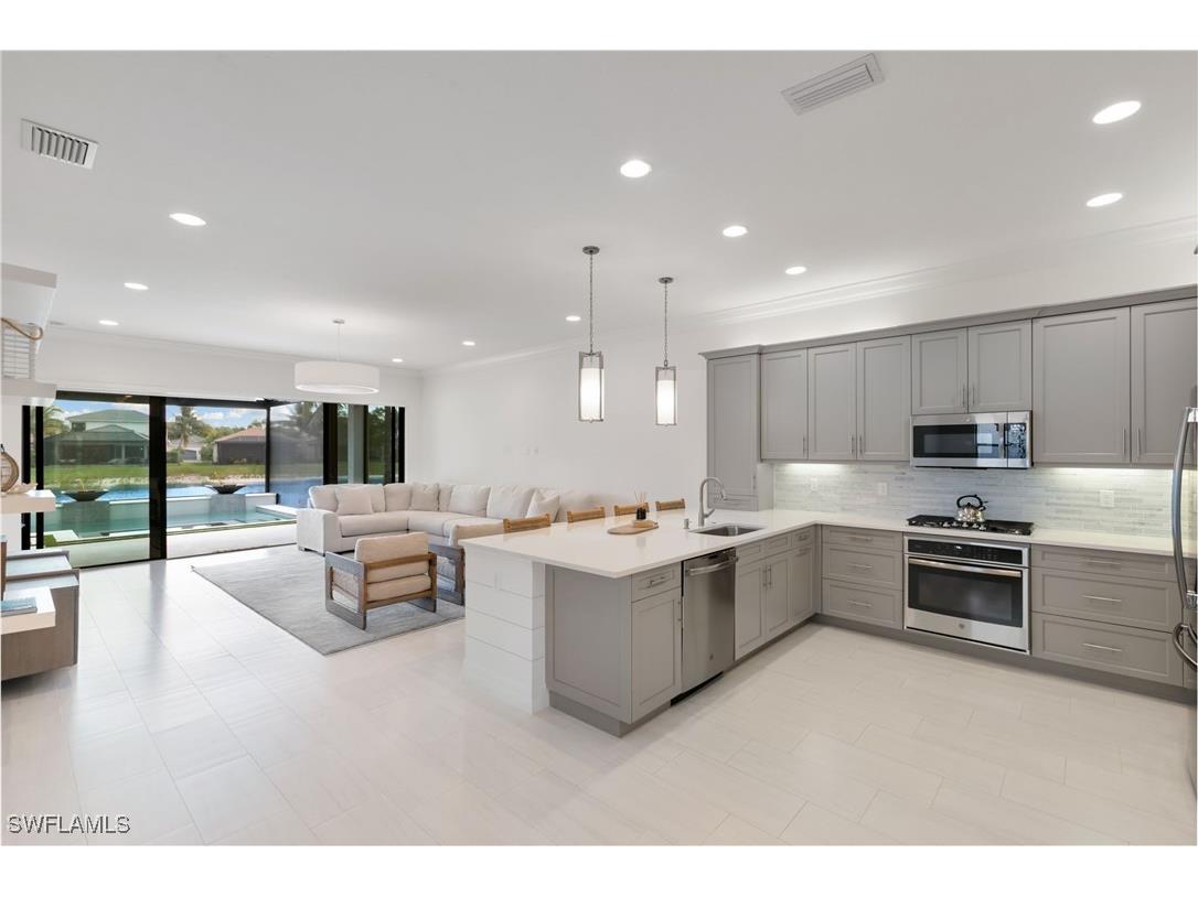 4409 Aurora Street Naples FL 34119 225077966 image6