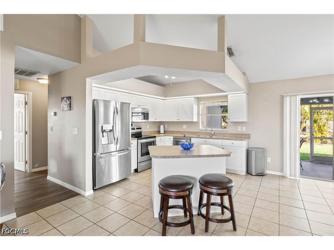 4409 Jacaranda Parkway W Cape Coral FL 33993 2026026998 image2