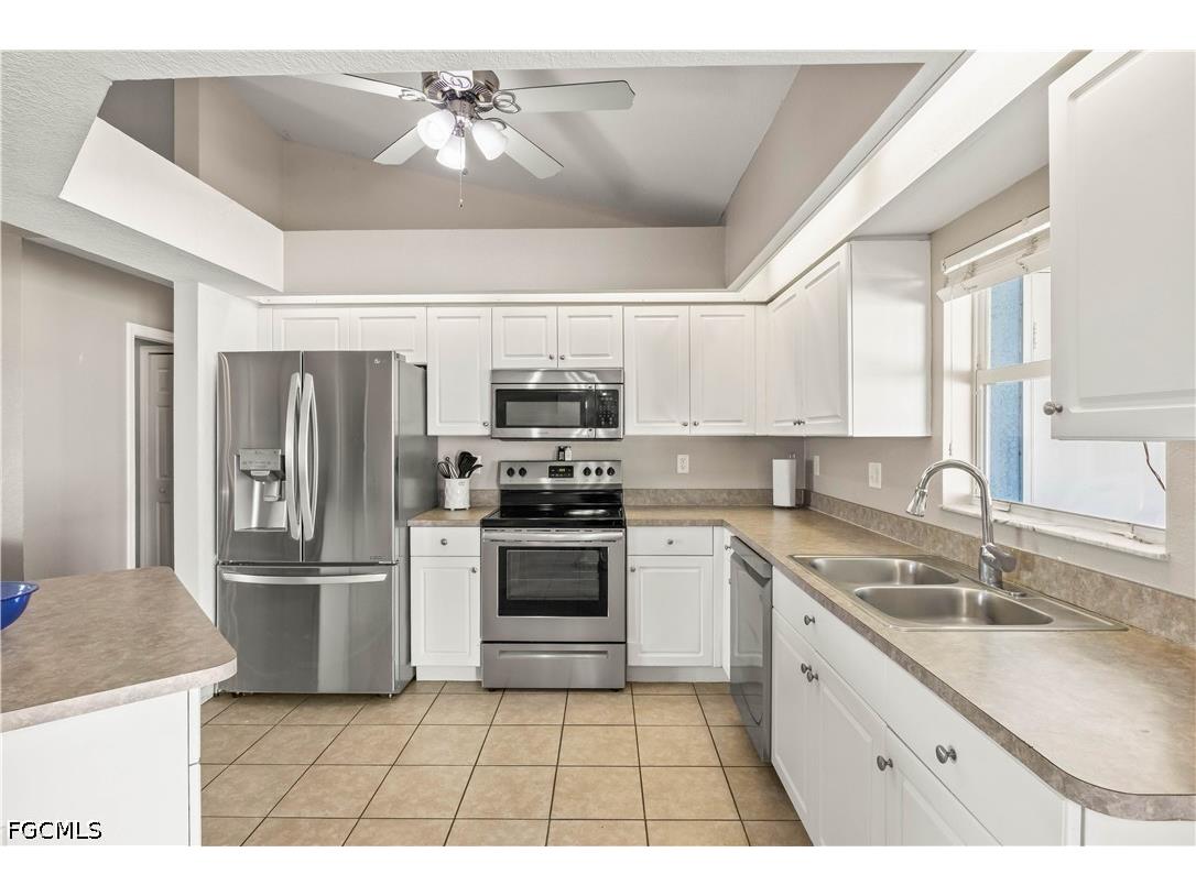 4409 Jacaranda Parkway W Cape Coral FL 33993 2026026998 image3