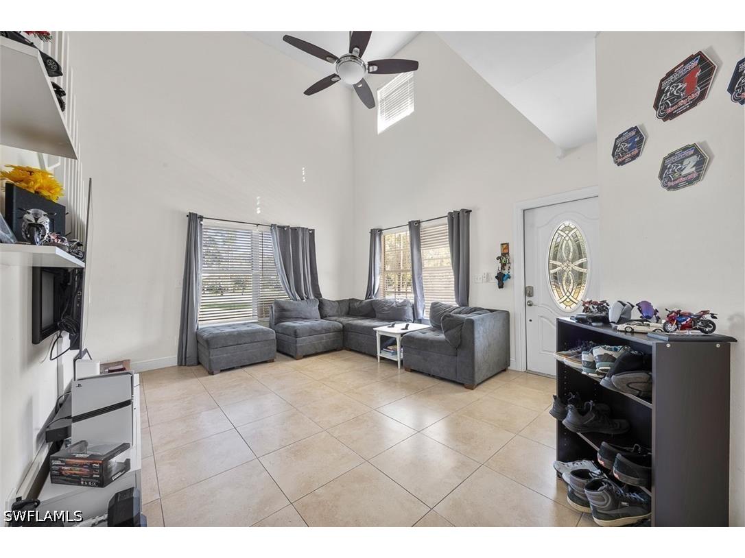 441 3rd Street SW Naples FL 34117 226013907 image1