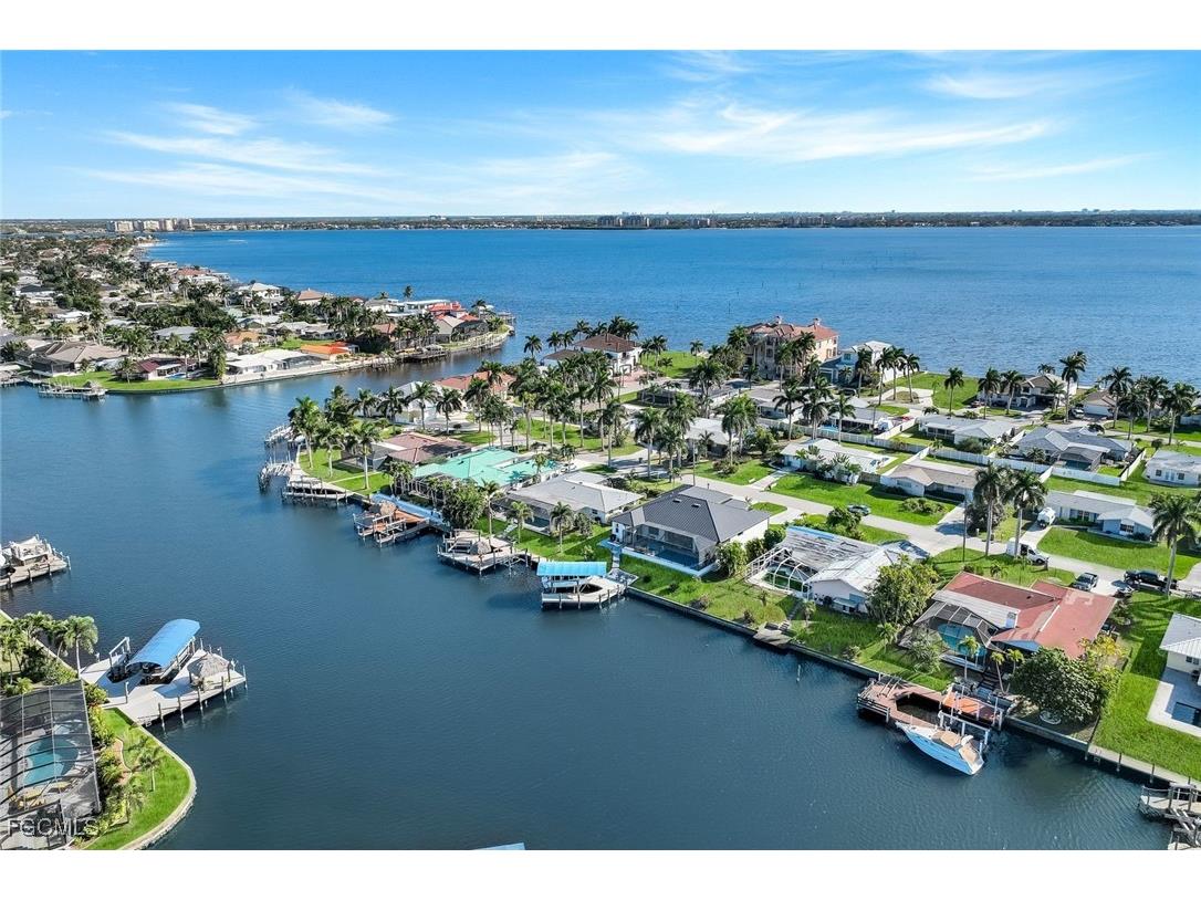 441 Bayshore Drive Cape Coral FL 33904 2025025393 image1