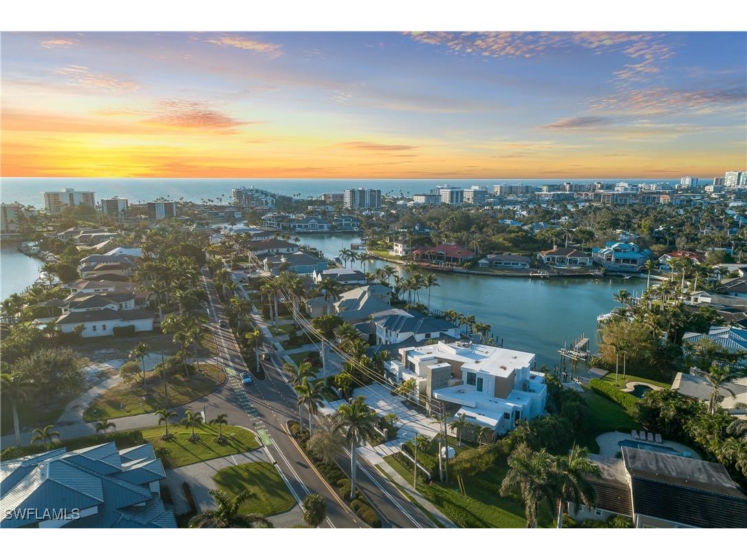 441 Mooring Line Drive Naples FL 34102 225073425 image2