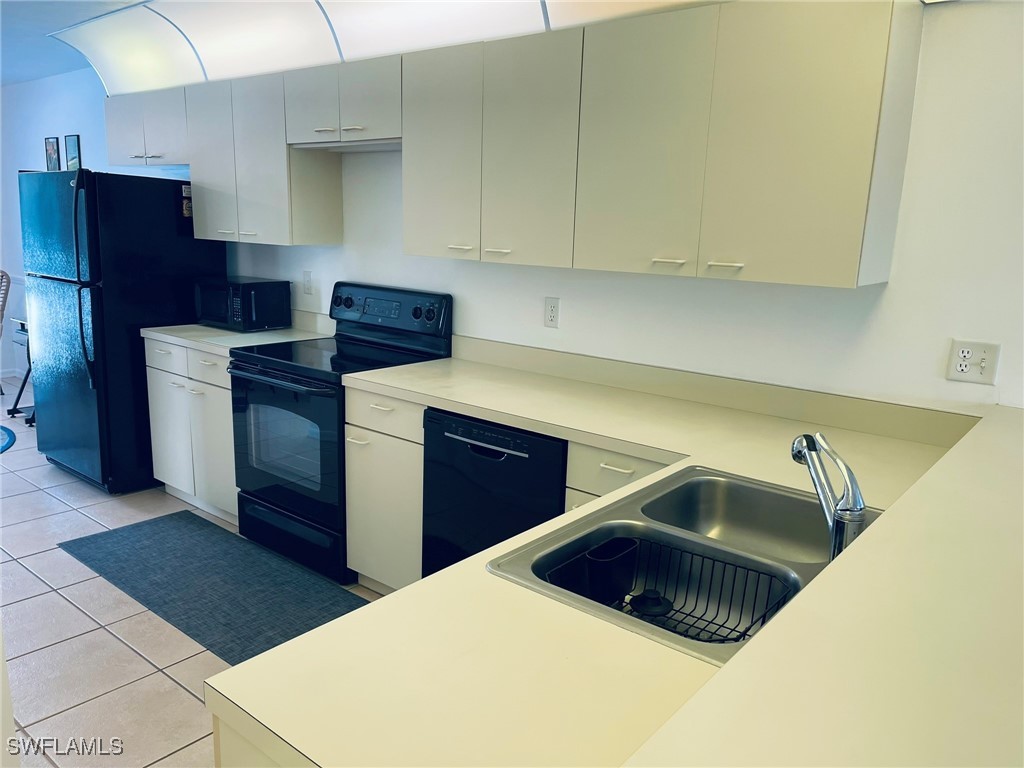 4410 Chantelle Drive #201H Naples FL 34112 225065352 image18