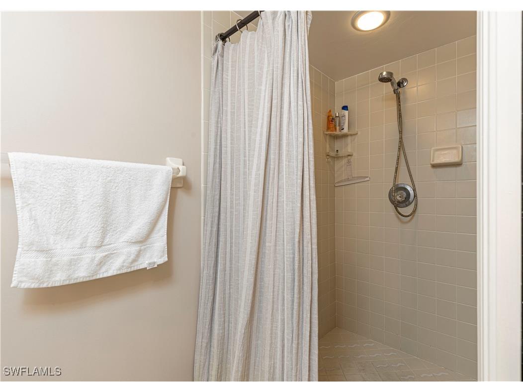 4410 Chantelle Drive #H-205 Naples FL 34112 225082413 image16