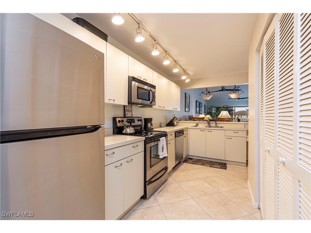 4410 Chantelle Drive #H-205 Naples FL 34112 225082413 image6