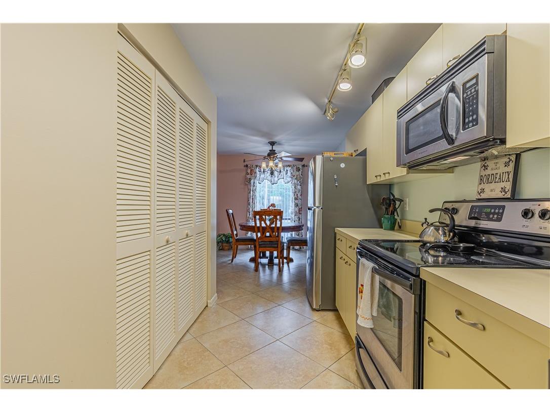 4410 Chantelle Drive #H-205 Naples FL 34112 225082413 image8