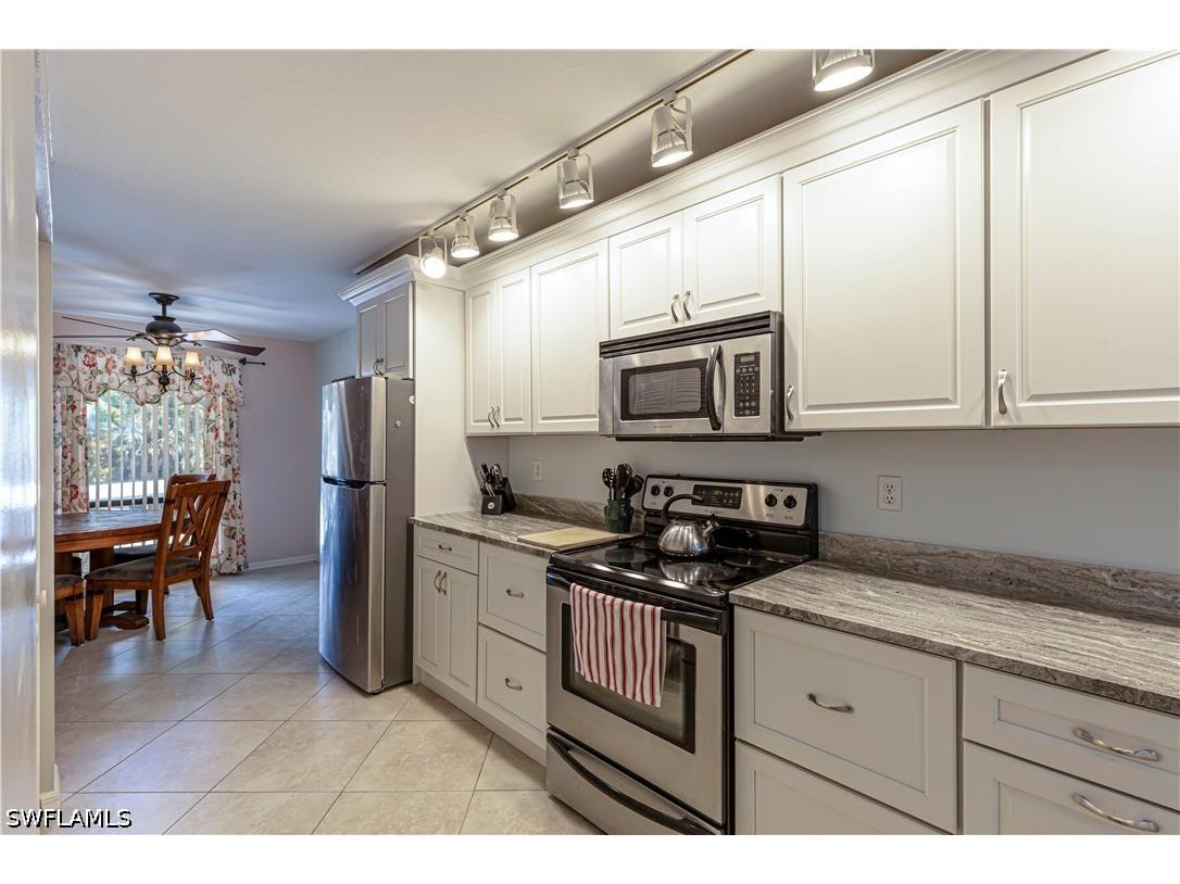 4410 Chantelle Drive #H-205 Naples FL 34112 226015006 image12