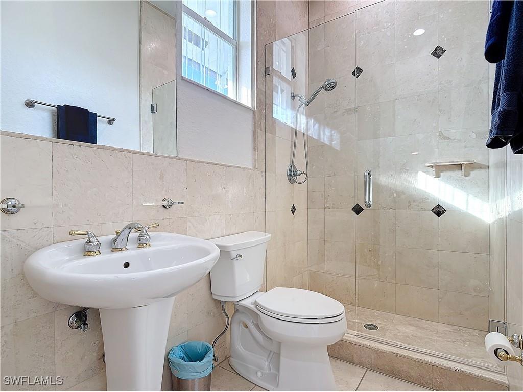 4411 Pine Ridge Road Naples FL 34119 226000349 image20