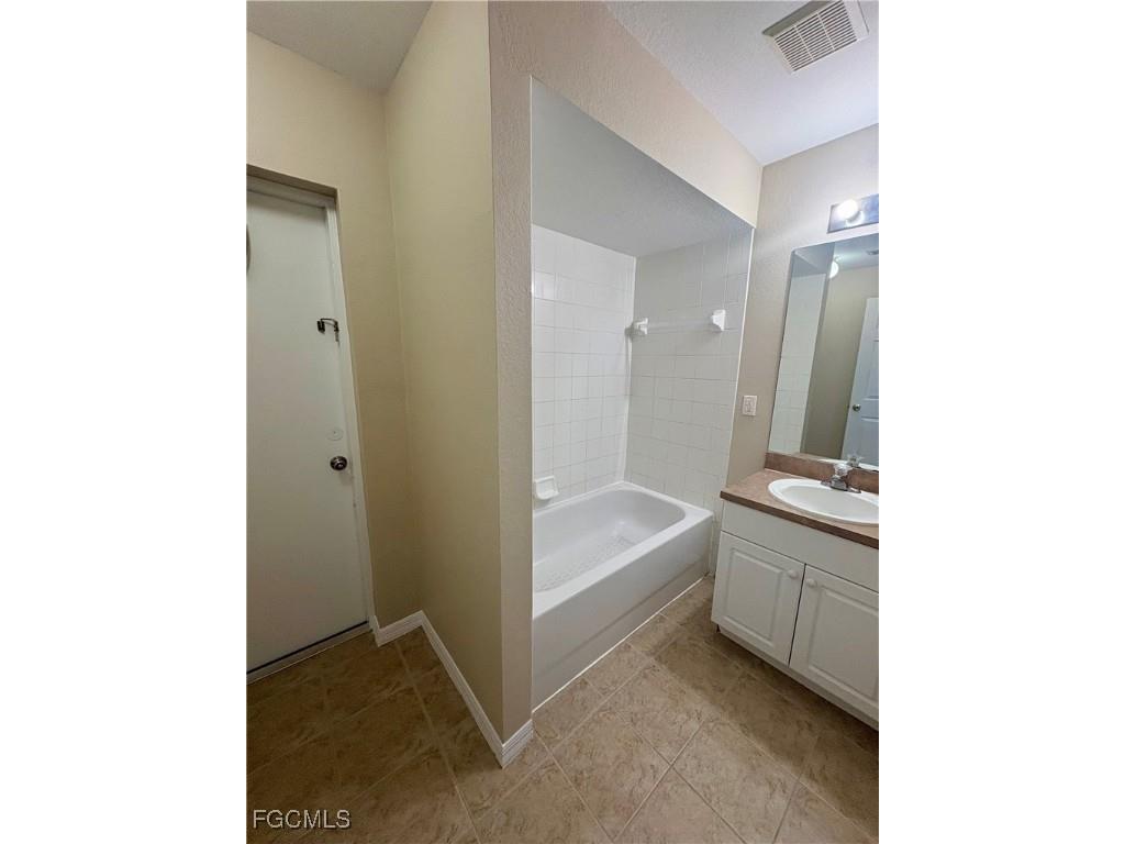 4411 SW 9th Avenue Cape Coral FL 33914 2025018119 image11