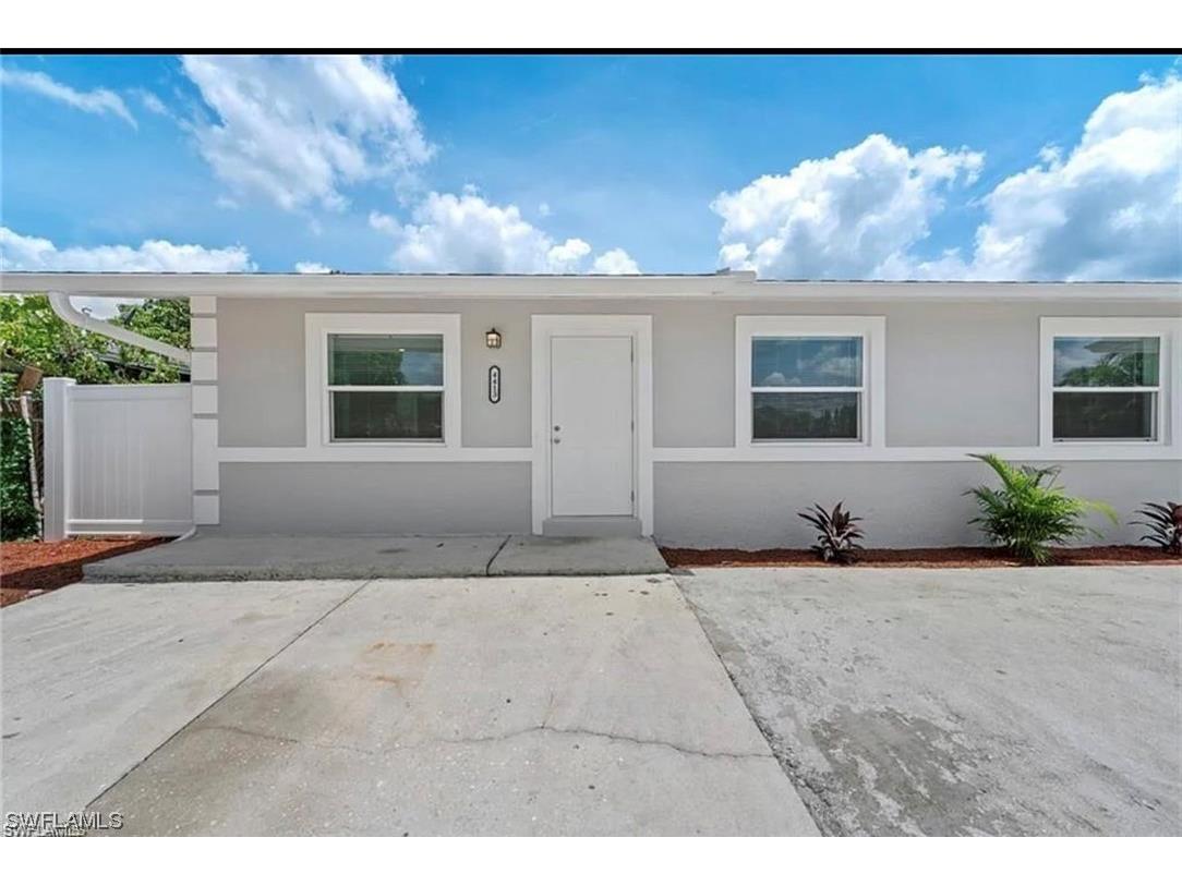 4415 Thomasson Lane Naples FL 34112 223073638 image1