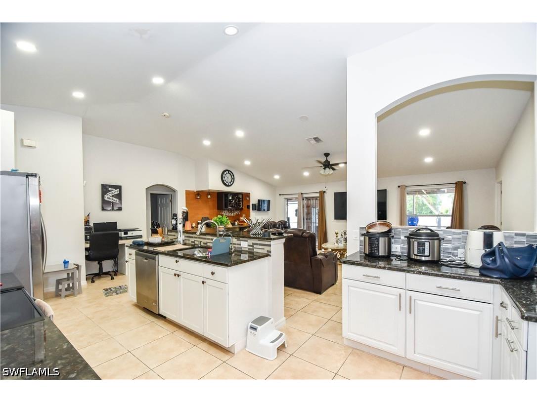 4417 29th Street SW Lehigh Acres FL 33973 226022394 image8
