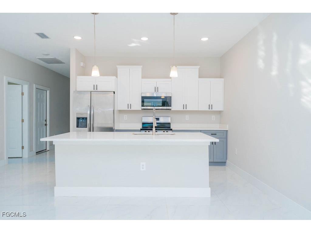 4419 22nd Street SW Lehigh Acres FL 33973 2026001999 image3