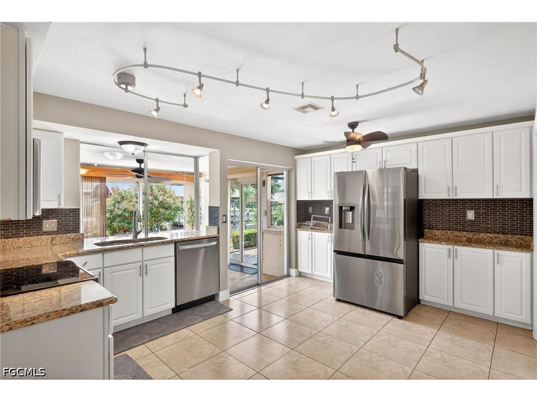 4419 N Pacific Circle North Fort Myers FL 33903 2026022984 image6